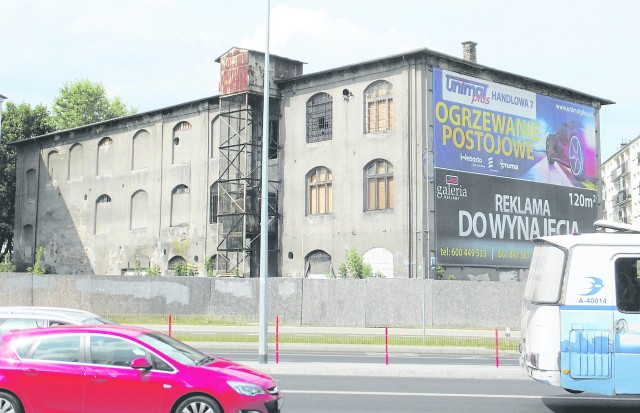 Zabytkowy budynek miał się stać częścią biurowca Aleja Office Park. Mimo że wydano już wszystkie potrzebne pozwolenia, inwestycja wciąż się nie  rozpoczęła.