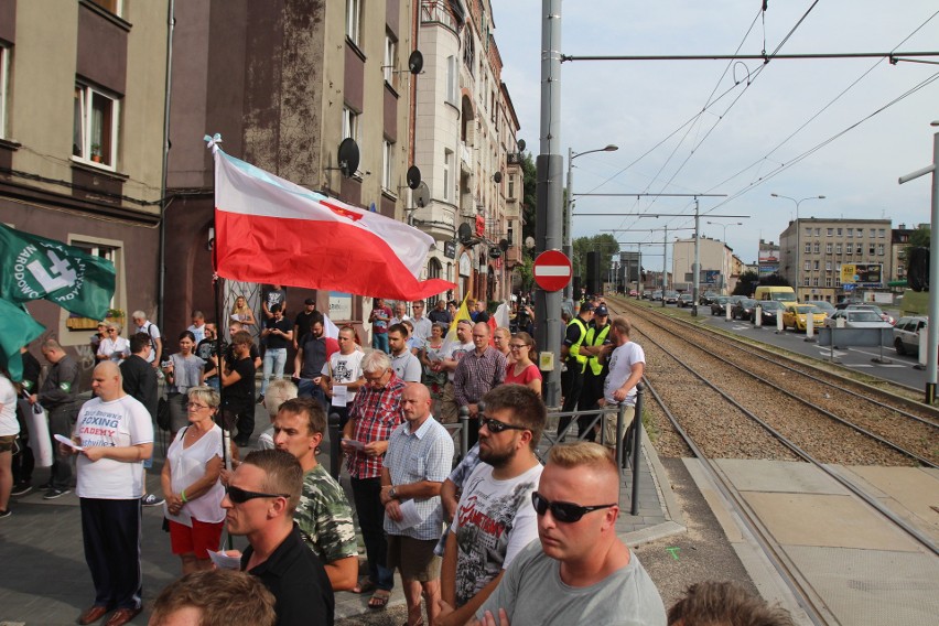 Chorzów: 3 sierpnia, pikieta przed Teatrem Rozrywki