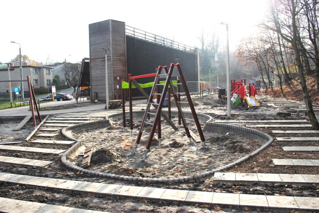 Przy radlińskiej tężni praca wre