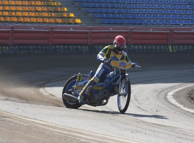 Jako pierwszy w tym sezonie wyjechał na gorzowski tor kapitan Stali Tomasz Gollob