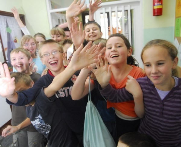 Dzieci z Gosławic chcą się uczyć w swojej dzielnicy. Szkoła stowarzyszeniowa da im na to szansę.