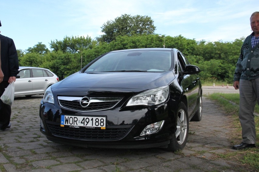 Opel Astra, rok 2011, cena 24 000 zł