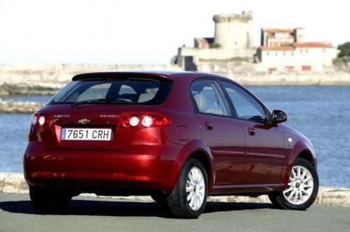 Fot. Chevrolet: Lacetti z silnikiem 1,6 l /109 KM zużywa...