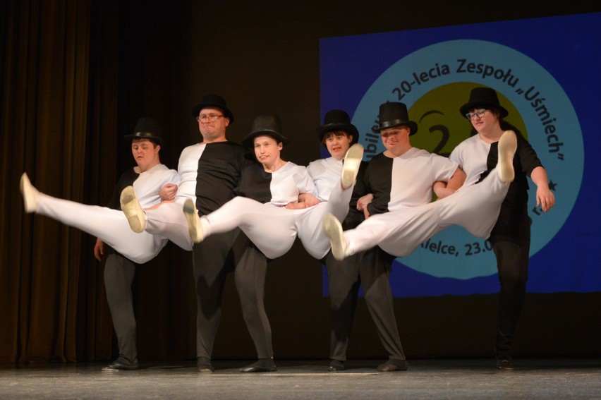 Zespół Inscenizacji Tanecznych „Uśmiech” w Kielcach świętował dwudziestolecie (ZDJĘCIA)