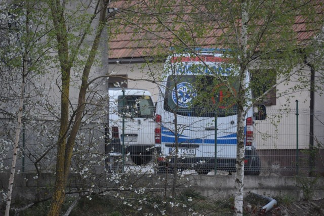 Do tragicznego w skutkach pożaru doszło w Grucie w powiecie grudziądzkim, 30 kwietnia. Do akcji było zaangażowanych dużo służb: strażacy, policjanci i pogotowie.