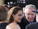 Ojciec Angeliny Jolie publicznie ją krytykuje za oskarżenia wobec Izraela. „Jestem rozczarowany córką”