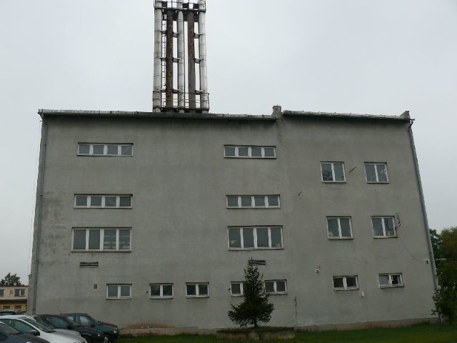 Władze gminy Włoszczowa zastanawiają się nad przystosowaniem tej kotłowni szpitalnej do ogrzania miasta. Chcą do tego celu wykorzystać gaz ziemny.