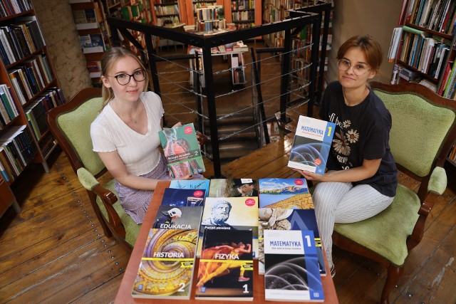- Uczniowie kupują u nas podręczniki zarówno nowe, jak i używane - mówią Wiktoria Stanio i Justyna Bakalarz z księgarni Libra w Rzeszowie