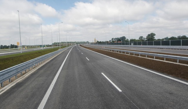 Autostradą A2 w Poznaniu porusza się ponad 60 tys. aut na dobę. Budowa trzeciego pasa jest konieczna