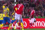 Mitroglu piętą wbija piłkę do bramki rywala - efektowne trafienie w lidze portugalskiej [WIDEO]
