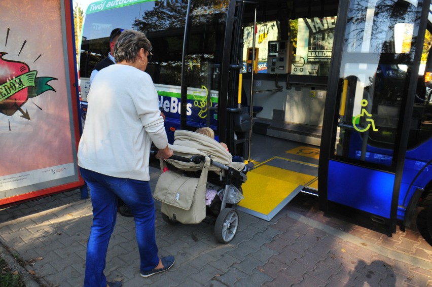 Kraków. Nowe autobusy do obsługi Tele-busa [ZDJĘCIA]