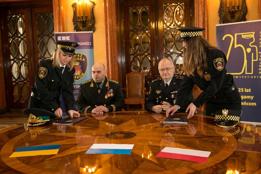 Podpisanie umowy pomiędzy krakowską a ukraińską strażą...
