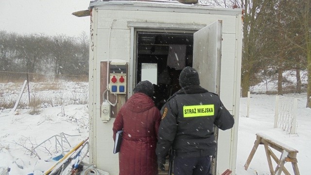 W poniedziałek przeprowadzono 8 kontroli miejsc przebywania osób bezdomnych na terenie gminy Nakło