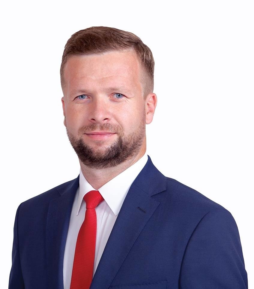 Dariusz Mądrzejewski, liczba głosów: 2092. 35 lat,...