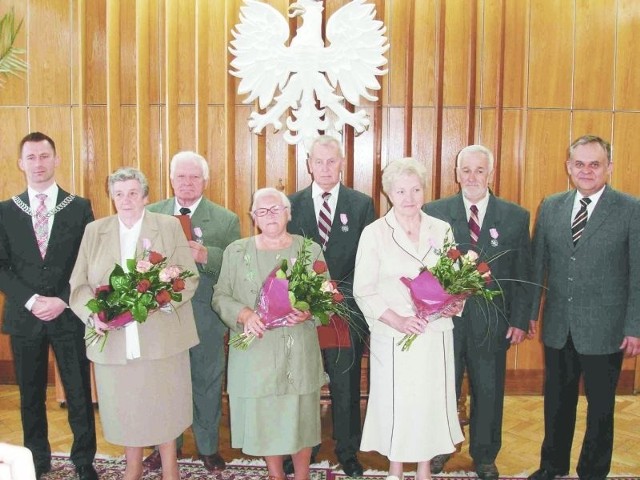 Wczoraj medale otrzymali państwo Metelscy (od prawej), Łukaszewicz i Staniszewscy.