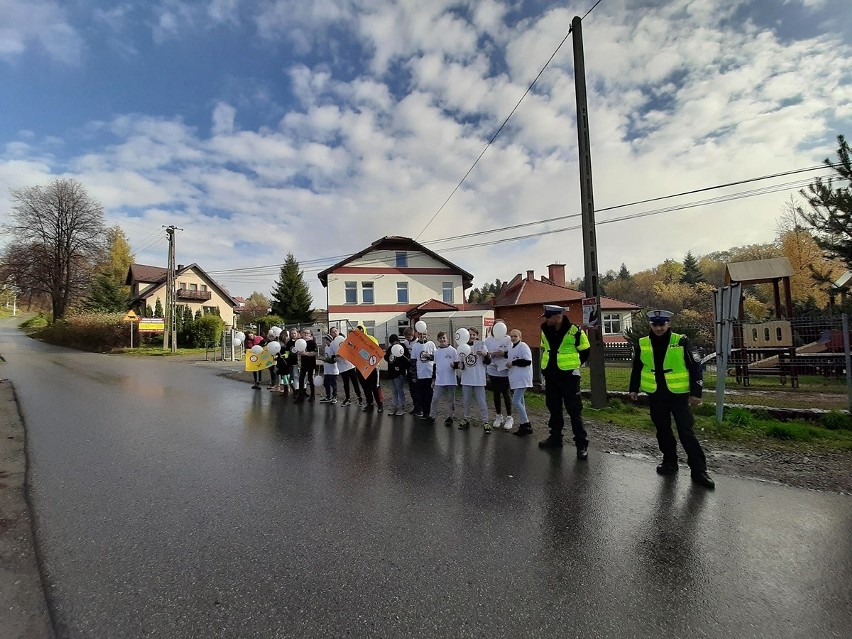 Akcja „No Promil-No Problem”. Uczniowie ze szkół w gminie Chełmiec kontrolowali trzeźwość kierowców [ZDJĘCIA]
