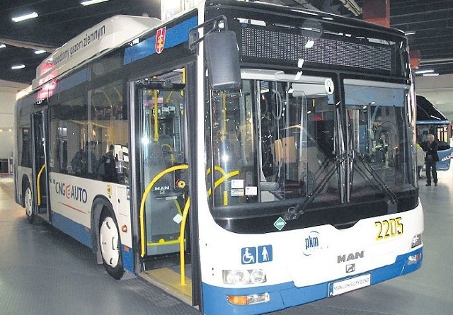 Autobusy zasilane CNG to przede wszystkim oszczędność dla firmy i ulga dla środowiska. Tak prezentuje się man NG313 Lion's city G CNG.
