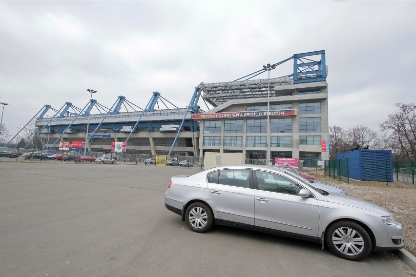 21.00.2012 krakow parking stadion wisly n/z parking ul 3...