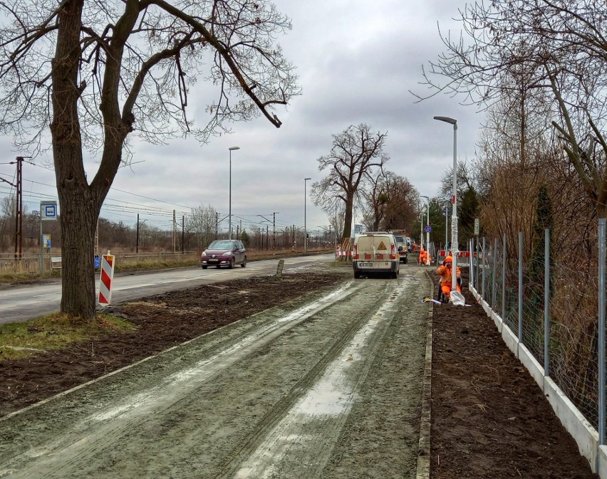 Ścieżka rowerowa, chodniki i przejścia na Brochowie we Wrocławiu prawie gotowe [ZDJĘCIA]