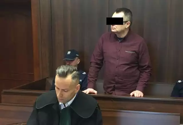 Prokuratura Rejonowa w Brzegu oskarżyła Jarosława S. o zgwałcenie żony i zabójstwo. W pierwszych przesłuchaniach przyznał się do obu czynów. Potem jednak powiedział, że do gwałtu nie doszło.