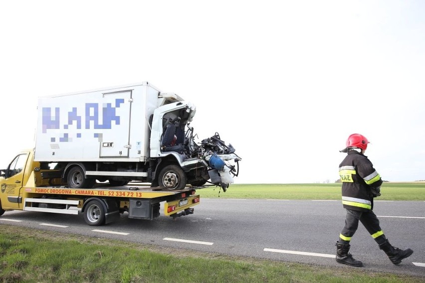 Kierowca tego samochodu zginął na miejscu...