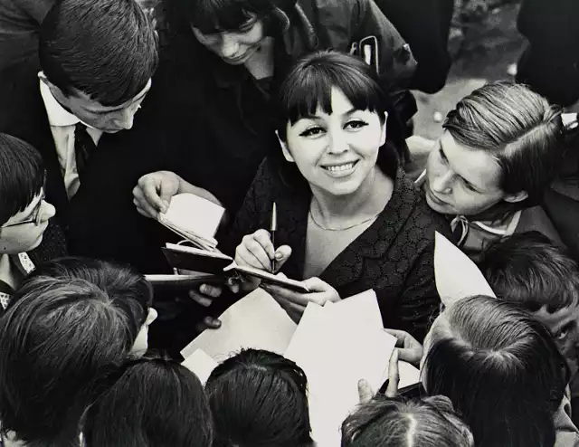 „Ziemia obiecana”. Kalina Jędrusik - aktorka o niewykorzystanym talencie i osobowości niemieszczącej się w ramach