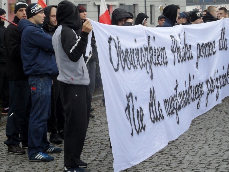 W marszu antyimigracyjnym w Częstochowie wzięło udział ponad...