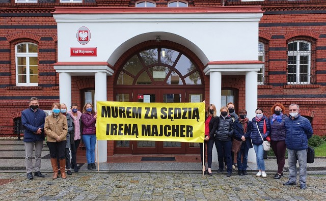 Sędziowie Sądu Rejonowego w Opolu stoją murem za sędzią Ireną Majcher. - Na jej miejscu może być każdy z nas - mówią.