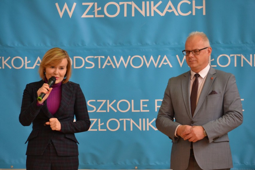 Minister i poseł Anna Krupka z burmistrzem Małogoszcza...