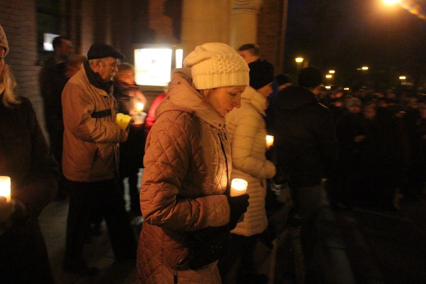 Wielki Piątek 2015: Droga krzyżowa w katowickich Panewnikach