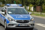 Rodzina seniora dziękuje policjantom. Sami zaoferowali pomoc i szybko odnaleźli staruszka zabłąkanego w lesie