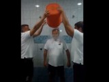 Ice Bucket Challenge w wykonaniu Kazimierza Grenia. Zobacz film
