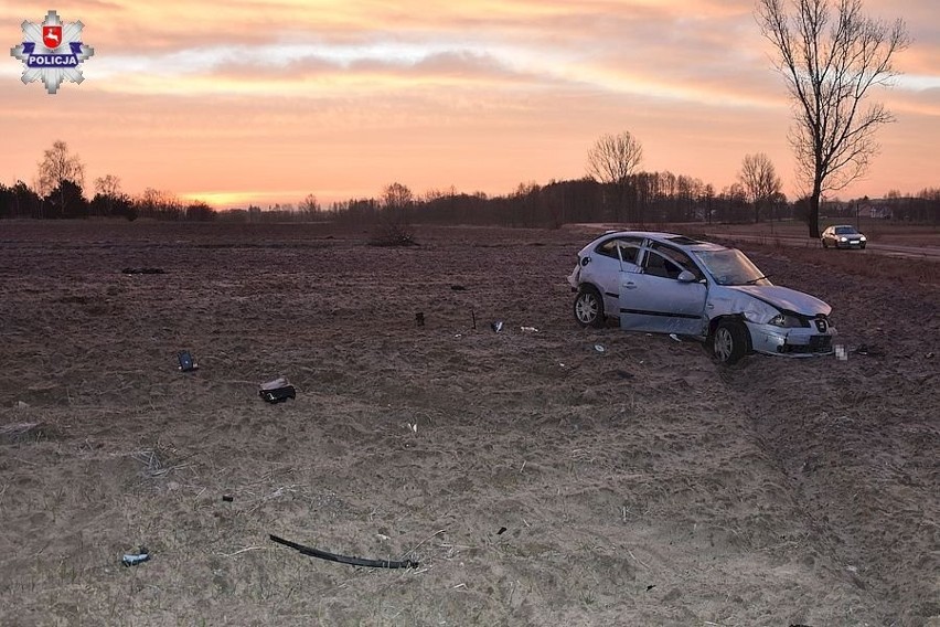 Wypadek w Przypisówce koło Lubartowa. Pięć osób wypadło z auta. 23-latka zginęła 