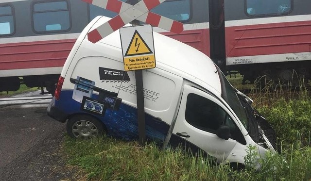 Wypadki na przejazdach kolejowych w Wadowicach zdarzają się coraz częściej. Tu, inny przykład