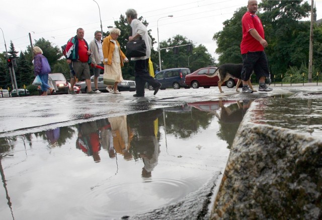 Obecna stawka za deszczówkę dla przedsiębiorców z Grudziądza to 2,93 zł netto. Nowa, od maja 2021 roku o ile przegłosują radni, ma wynosić 1,87 zł