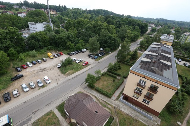 W samym sercu Podjuch, u zbiegu ulic Sąsiedzkiej i Krzemiennej powstanie Centrum Aktywności Kulturalnej. Realizacja obiektu jest zaplanowana na najbliższe lata przy współpracy rady osiedla