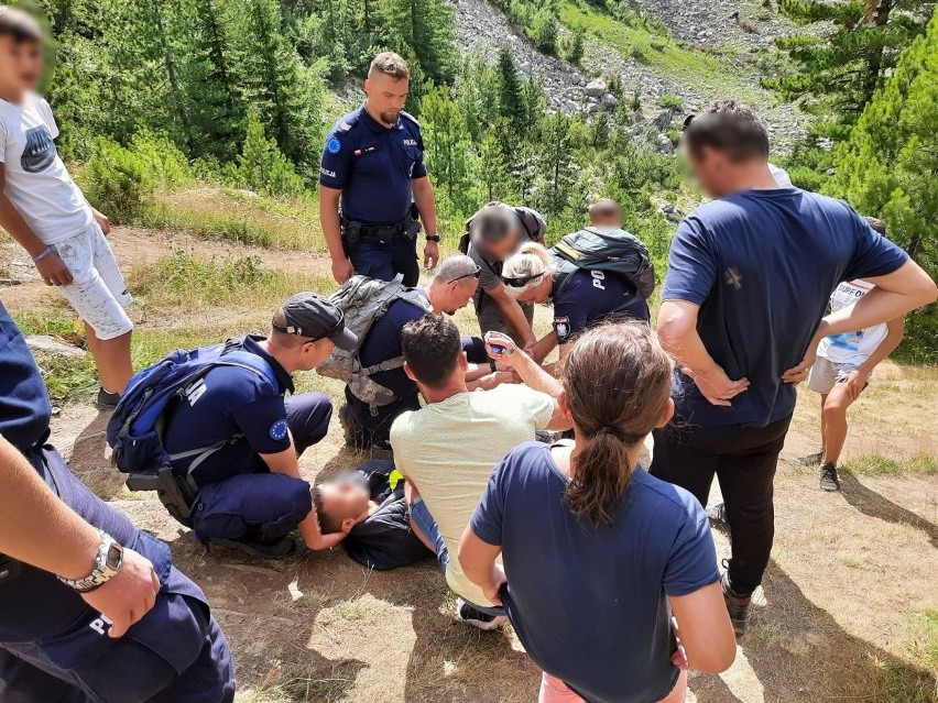 Śląscy policjanci w Kosowie uratowali tonącego w jeziorze...