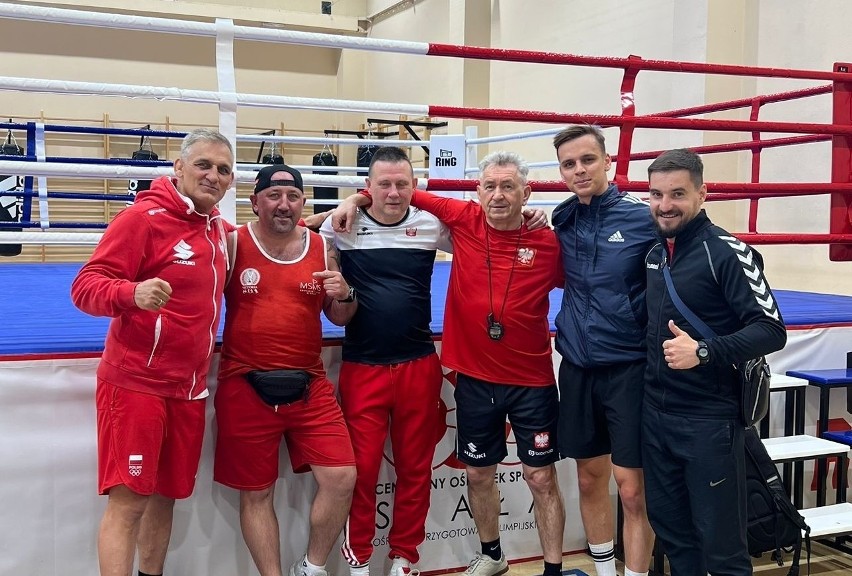 Zawodnicy sekcji bokserskiej Victoria Boxing Łódź trenowali w Spale z kadrą Polski seniorów w boksie