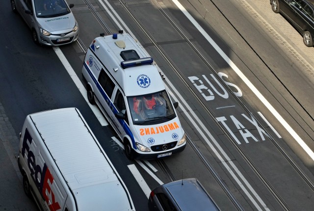 Ratownicy z pogotowia już wcześniej prosili urzędników, by karetki pogotowia jadące do drobniejszych wezwań bez włączonych sygnałów mogły korzystać z buspasów dla komunikacji miejskiej