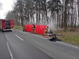 Powiat radzyński. Samochód osobowy czołowo zderzył się z ciężarówką. Nie żyje jedna osoba