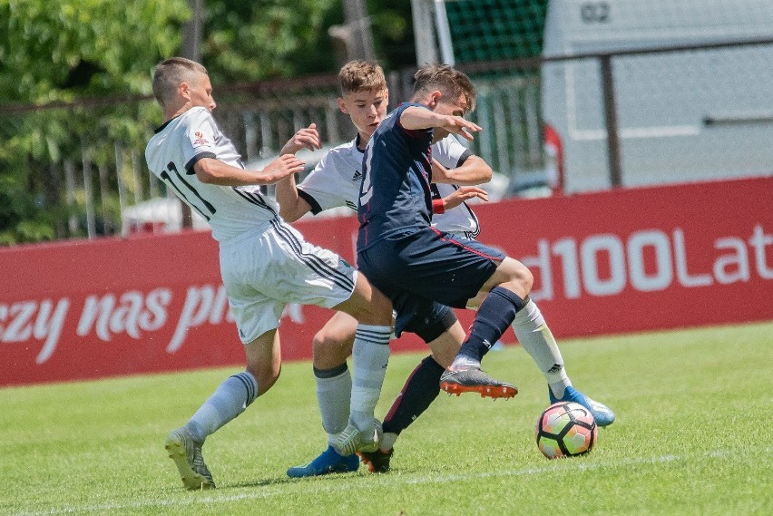 Oprócz pucharu i medali Legia otrzymała także 100 tys. zł.