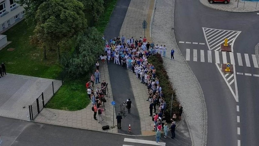 Protest w obronie dyrektorki szpitala w Wałbrzychu Marioli...