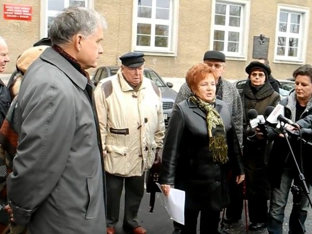 Protest przeciwko likwidacji IPN-u w Koszalinie.