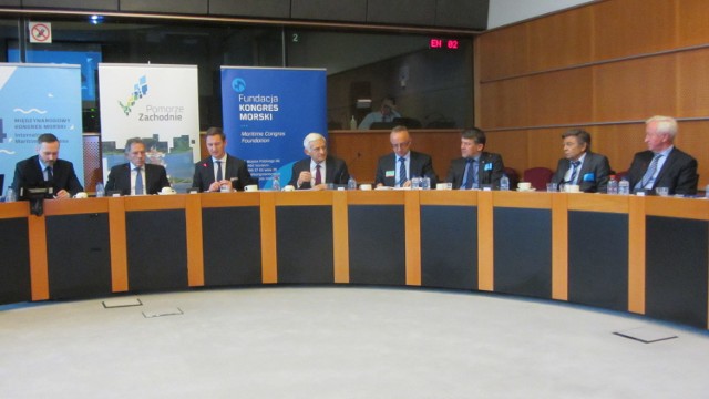 Jerzy Buzek, europoseł i b. szef Parlamentu Europejskiego podkreślił, że Kongres to największe wydarzenie branżowe w Europie.