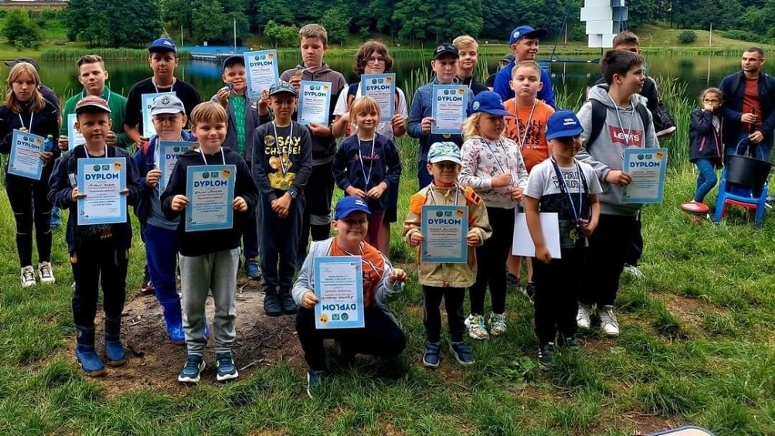 Wędkarze z Kielc zapraszają młodzież do "Letniej szkółki wędkarskiej" i na zawody. Będą atrakcje nad wodą