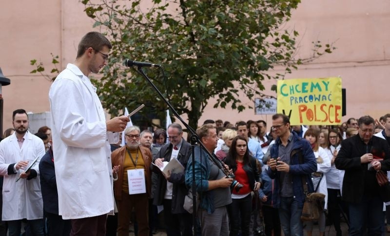 Protest studentów i młodych lekarzy [zdjęcia]