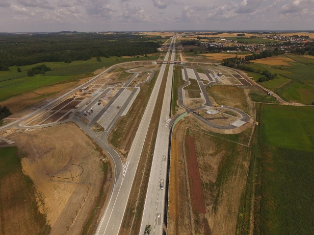 Tak z lotu ptaka wyglądają, leżące po dwóch stronach autostrady A1 MOP-y Woźniki Wschód i Zachód