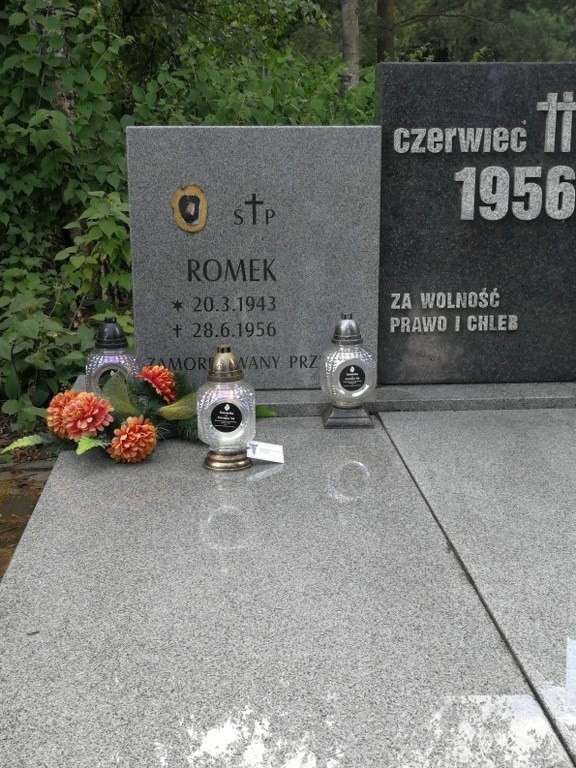 Naprawiono zniszczony grób Romka Strzałkowskiego