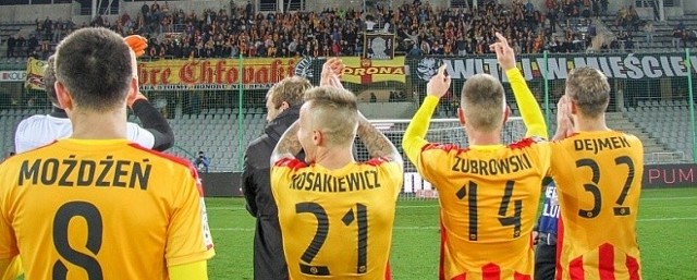 Radość piłkarzy Korony po zwycięstwie z Wisłą Płock.