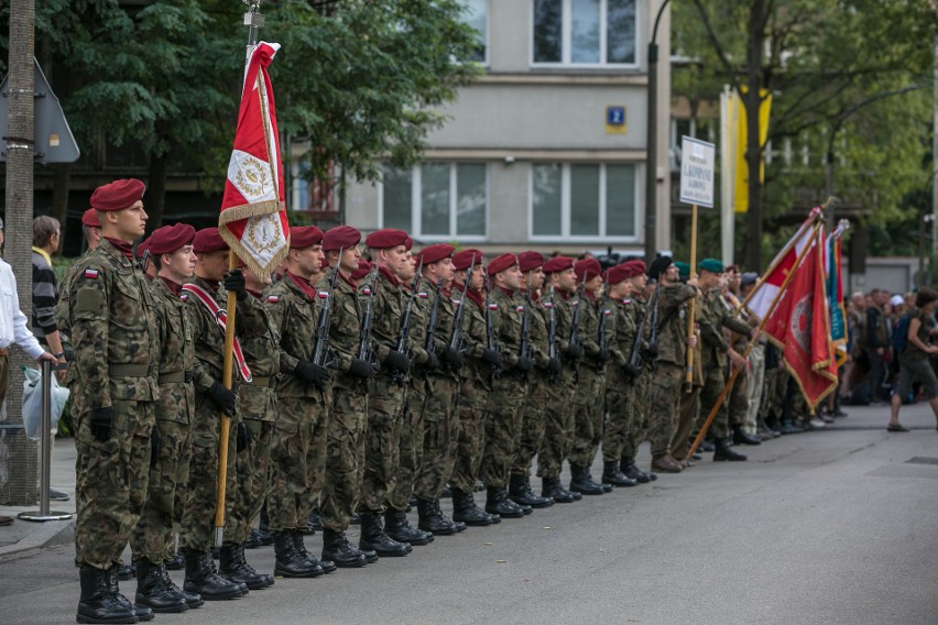 Kraków. Wymarsz Kadrówki, nowe odznaczenie państwowe i...